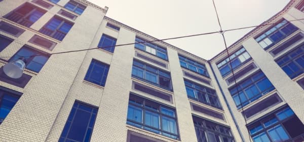 Gewerbeimmobilie mit mehreren Büroeinheiten