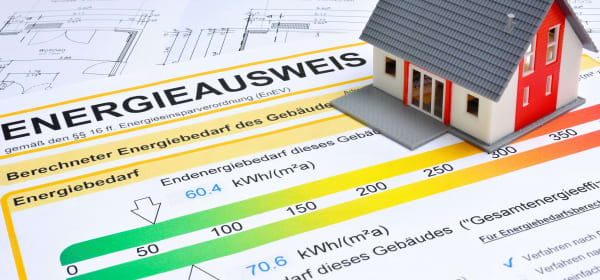 Energieausweis mit Modellhaus