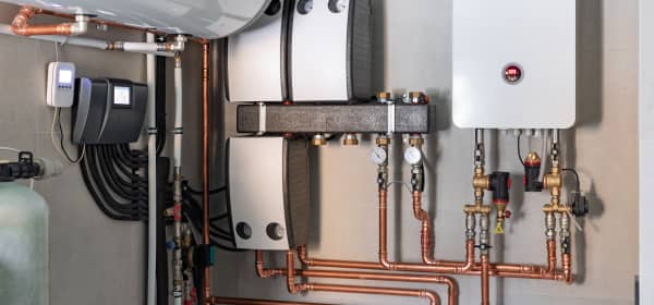 Moderner Heizungskeller von innen