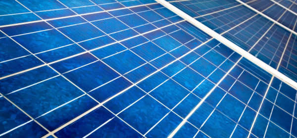 Nahaufnahme eines Solarmoduls für eine Photovoltaikanlage