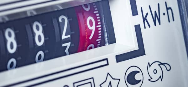 Nahaufnahme eines alten Stromzählers