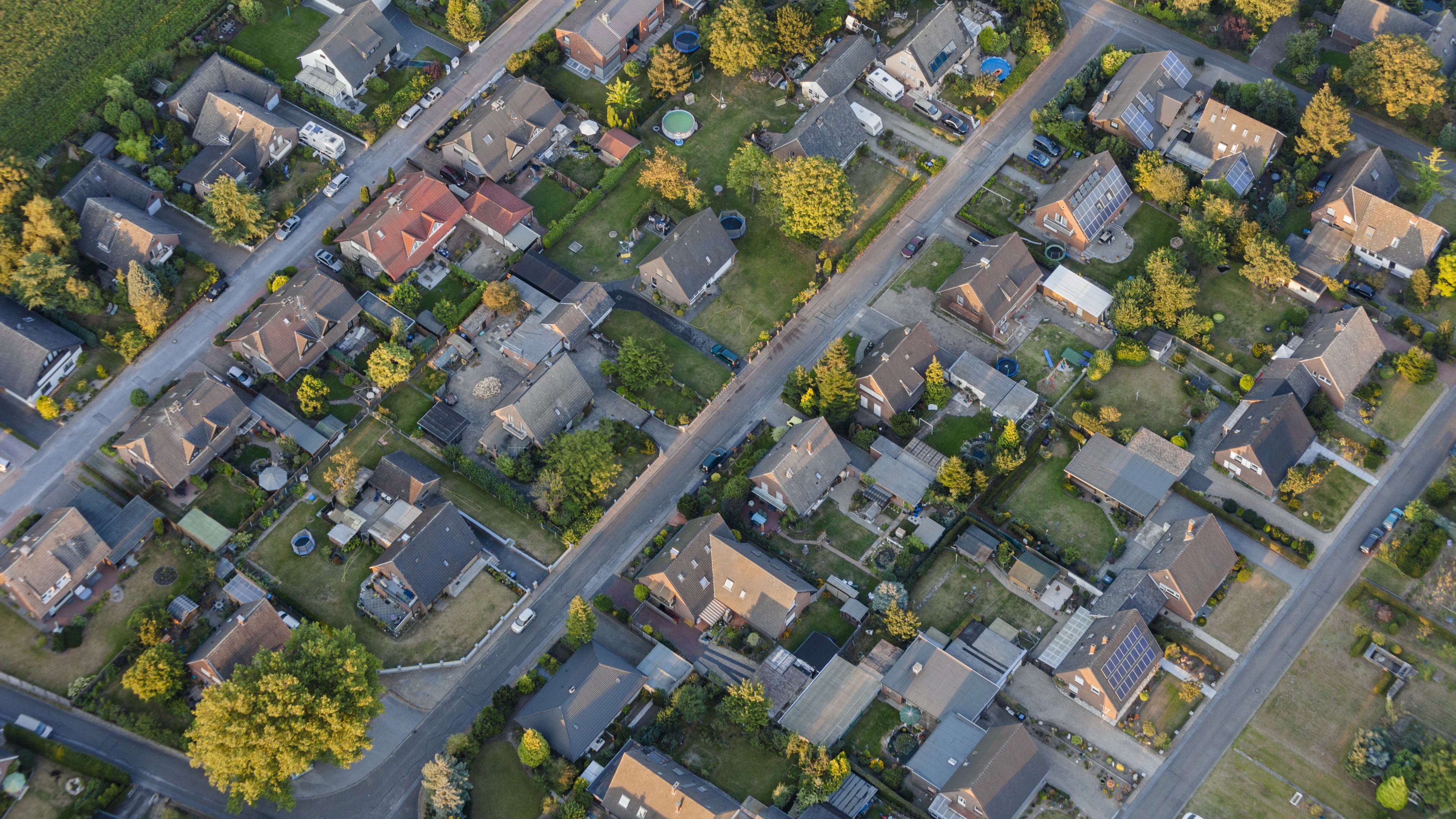 Luftbild einer Einfamilienhaussiedlung