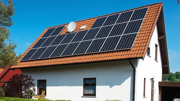 Haus mit Solaranlage