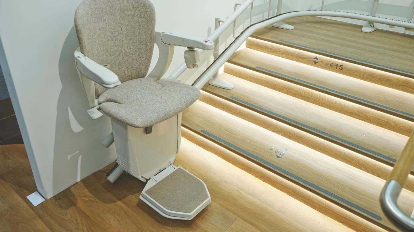 Treppenlift an Treppe