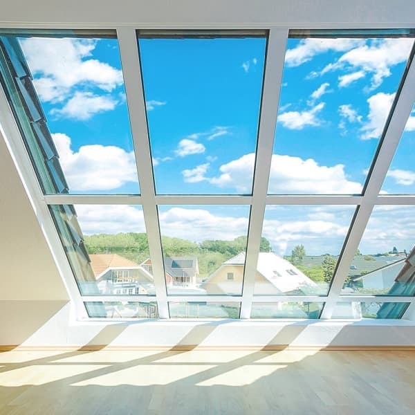 Dachfenster mit Panorama-Blick