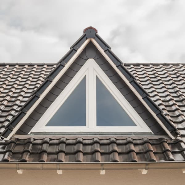 Dreiecksfenster im Dachgeschoss