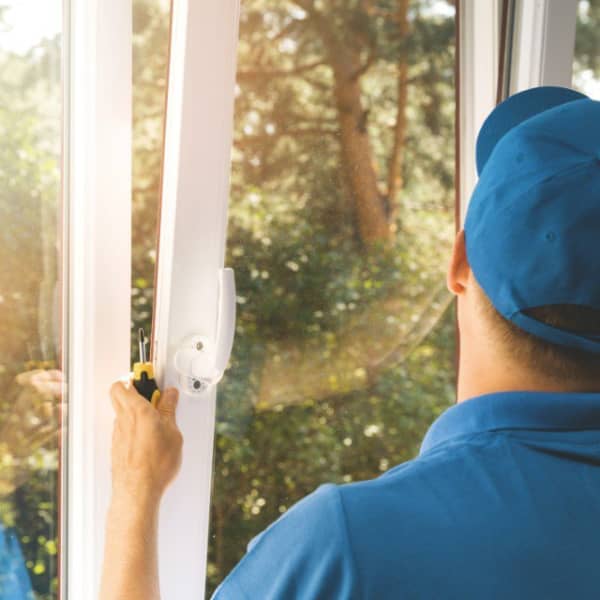 Fenster wird eingebaut