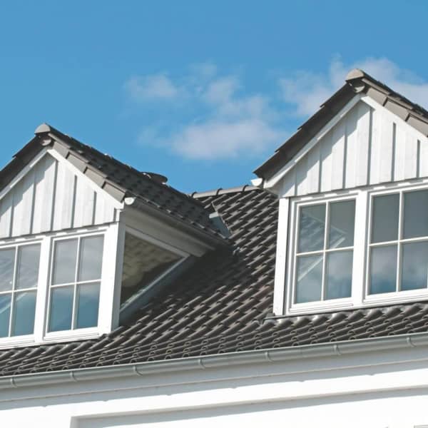 Hausfenster mit Sprossen