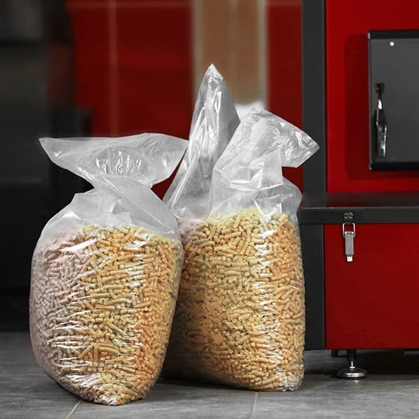 Pelletheizung mit zwei Vorratssäcken Pellets
