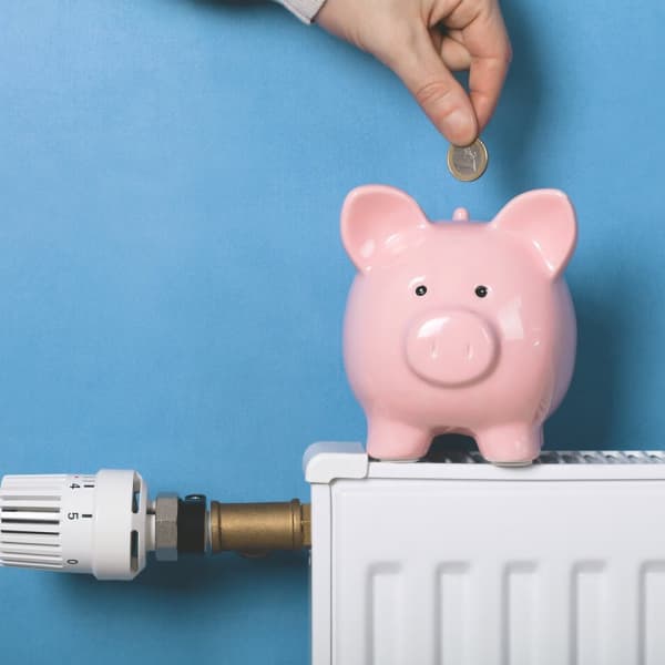 Sparschwein auf Heizung