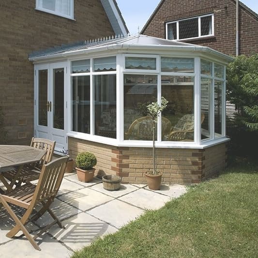 Angebauter Englischer Wintergarten