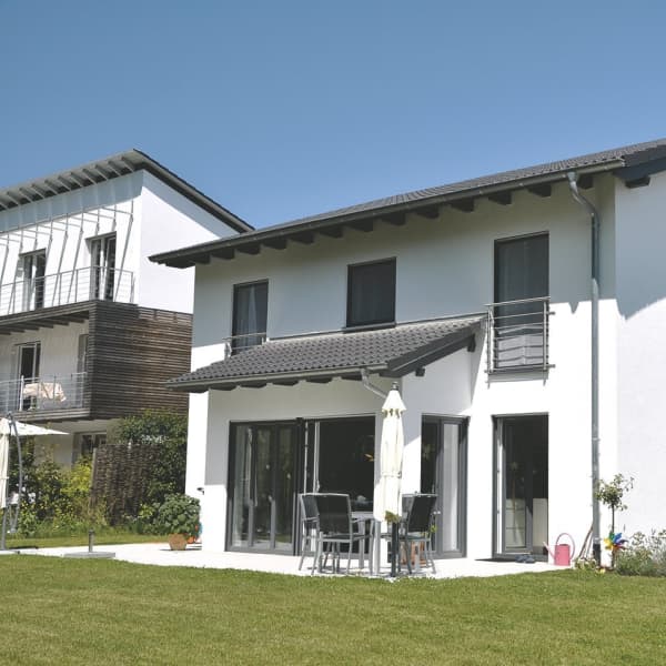 Terrassenüberdachung mit Dachziegeln