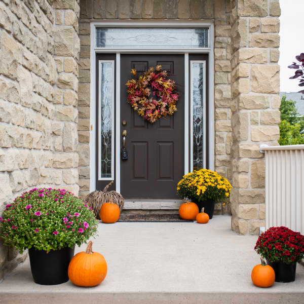 Haustür mit Seitenteilen und Oberlicht mit Ornamentglas