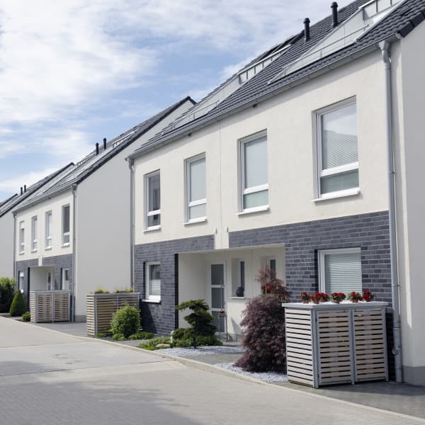 Gepflegte Reihenhäuser in einer verkehrsberuhigten Wohngegend