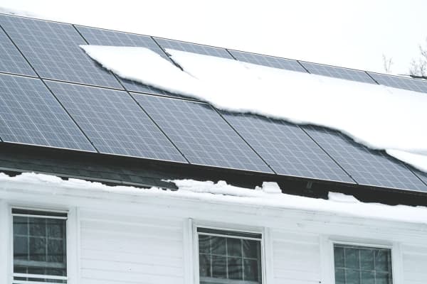 Solaranlage Winter Teaser