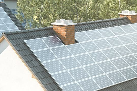 Solaranlage auf dem Dach von Häusern