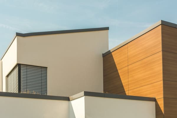 Fassade eines modernen Wohnhauses