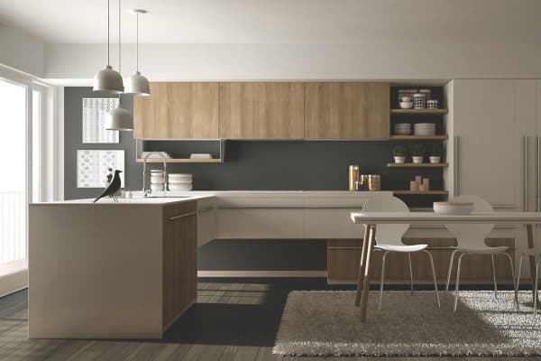 Küche in Trendfarben beige, grau, taupe, Oberschränke mit Holz-Fronten und Esszimmertisch mit drei Stühlen