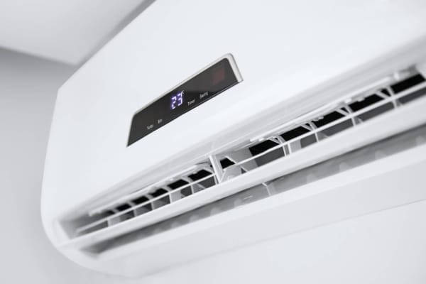 Split-Klimaanlage in der Wohnung