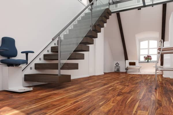 Treppen mit Treppenlift