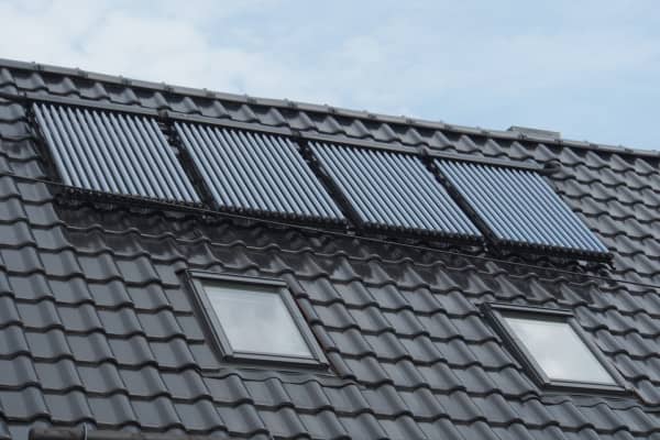 Solarkollektoren auf Hausdach