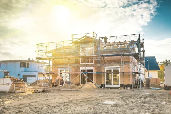 Hausbau mit Gerüst