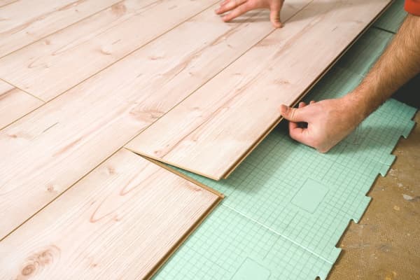 Verlegung Laminat mit Trittschalldämmung