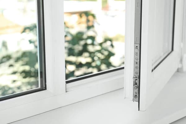 Bauteile offenes Fenster