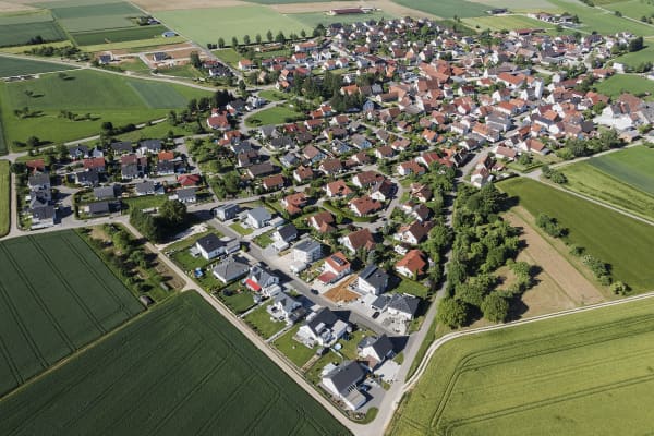 Luftansicht einer Ortschaft in Deutschland