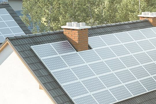 Solaranlage auf dem Dach von Häusern