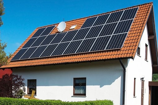Haus mit Solaranlage
