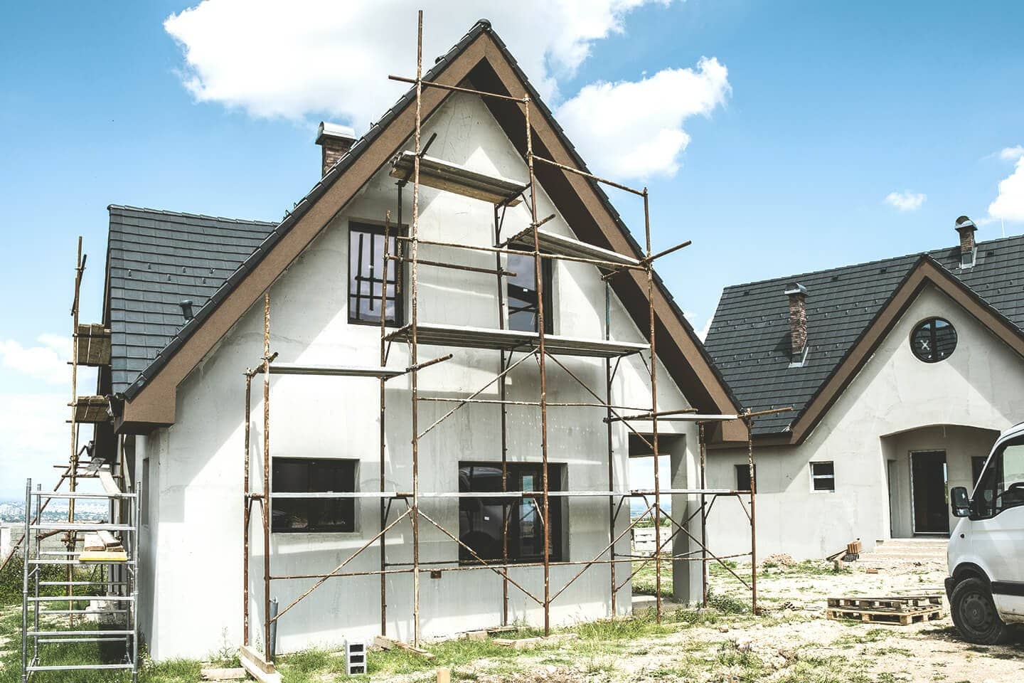 Haus mit Baugerüst