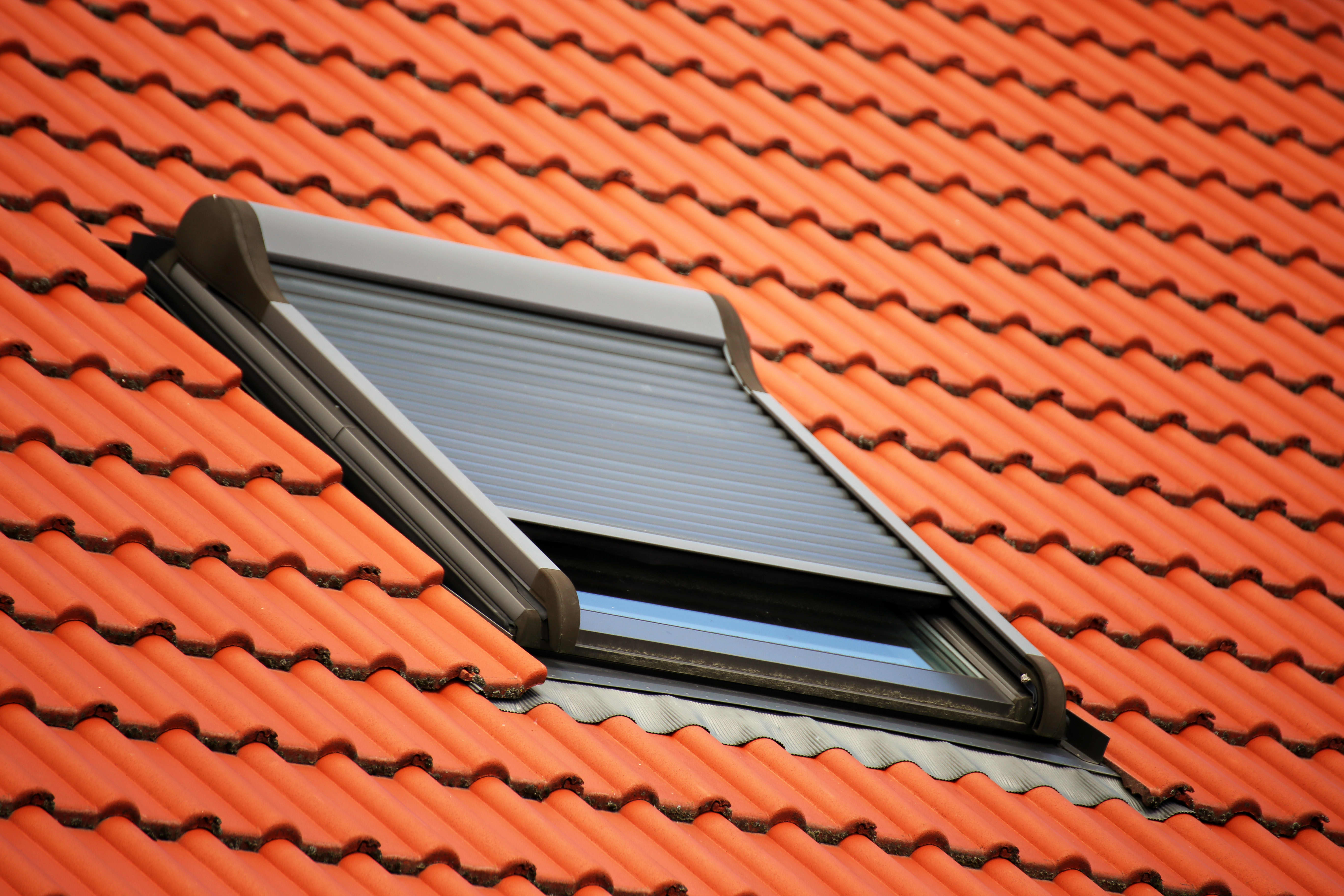 Dachfenster mit Außenrollladen