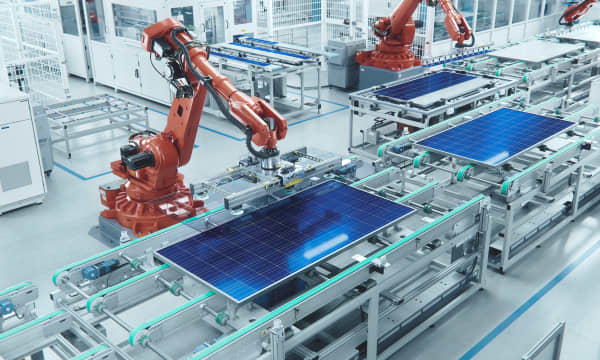 Fabrikanlage, in der Solarmodule hergestellt werden