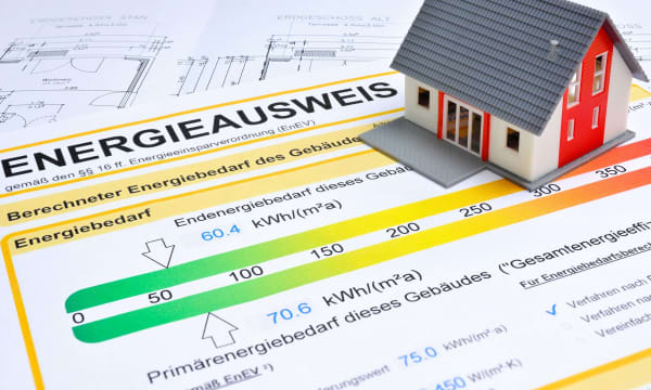 Energieausweis mit Modellhaus