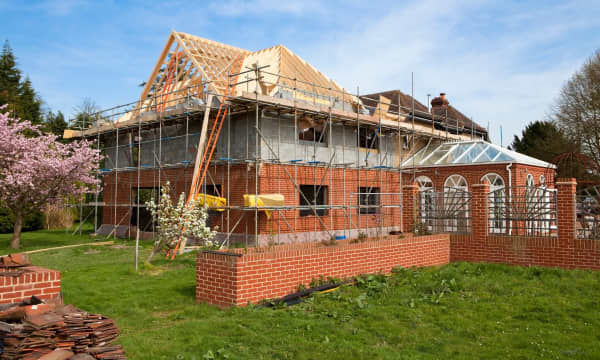 Großes Wohnhaus im Bau