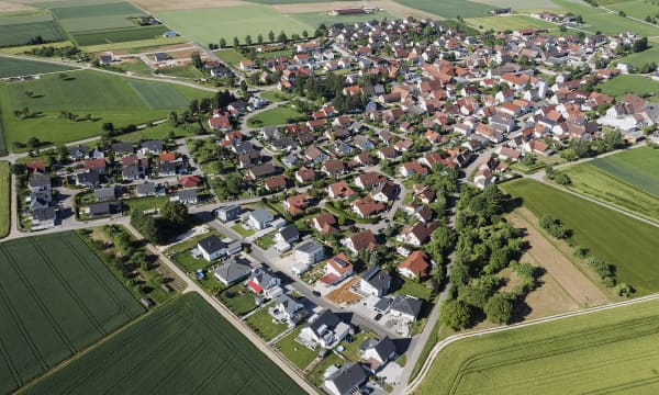 Luftansicht einer Ortschaft in Deutschland