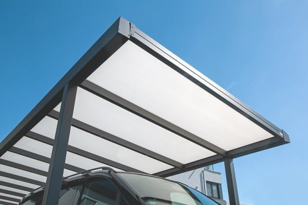 Aluminiumcarport mit Kunststoffdach