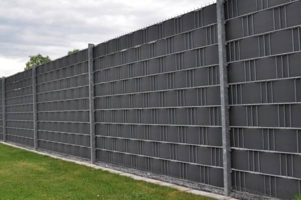 Doppelstabmattenzaun mit Sichtschutz