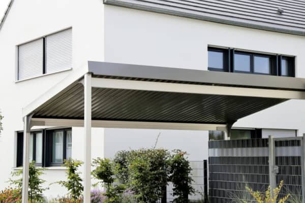 Carport aus Metalldach
