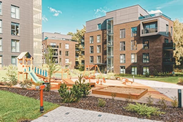 Wohnungen mit Spielplatz