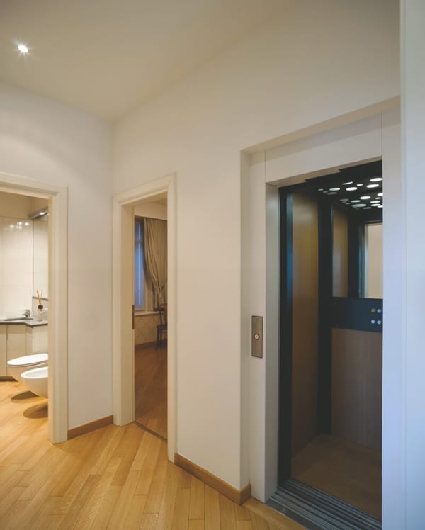 Eingangsbereich Wohnung mit Aufzug