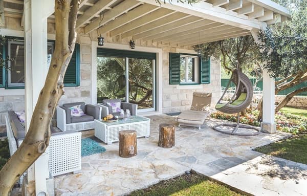 Mediterrane Terrasse Terrassenüberdachung aus Holz