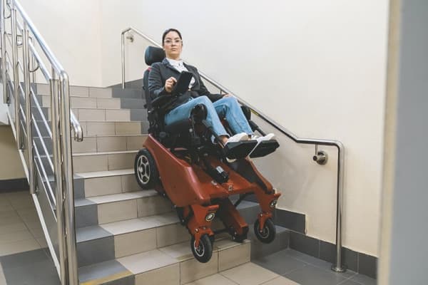 Treppenraupe als Treppenlift Alternative