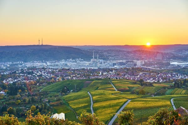 Panoramaansicht auf Stuttgart bei Sonnenuntergang