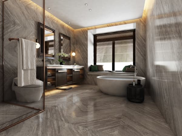 Luxuriöses Badezimmer mit Marmor