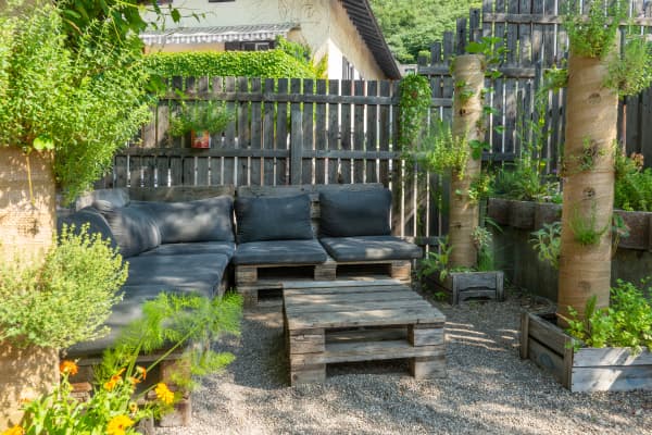 Kleiner Garten mit Sitzecke