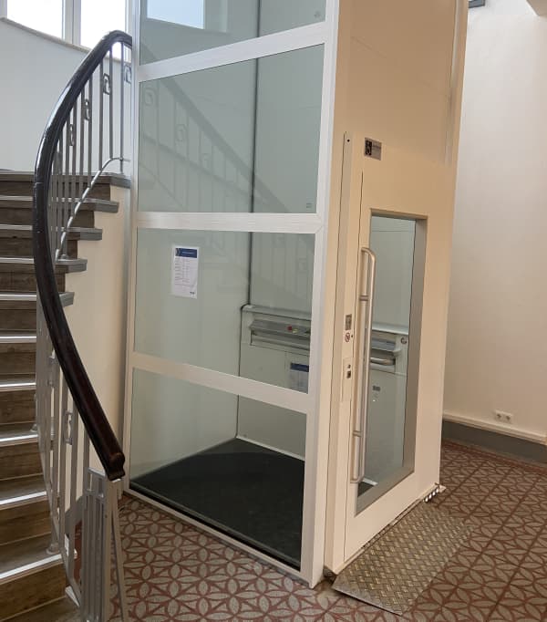 Homelift als Beispiel für Rollstuhllift