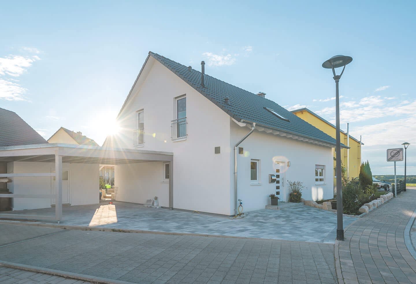 Haus mit Carport Außenansicht