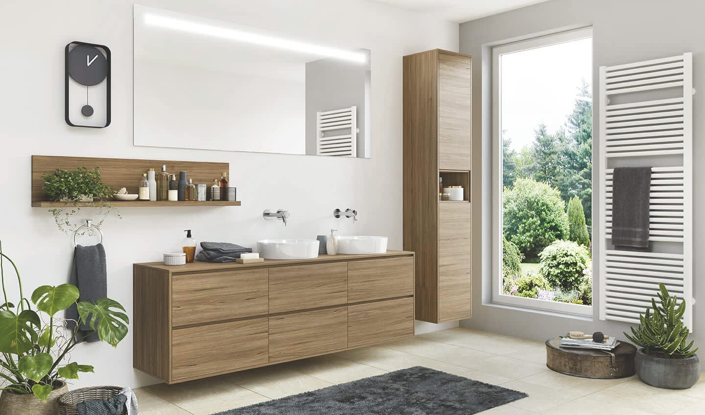 Modernes Badezimmer mit Holz